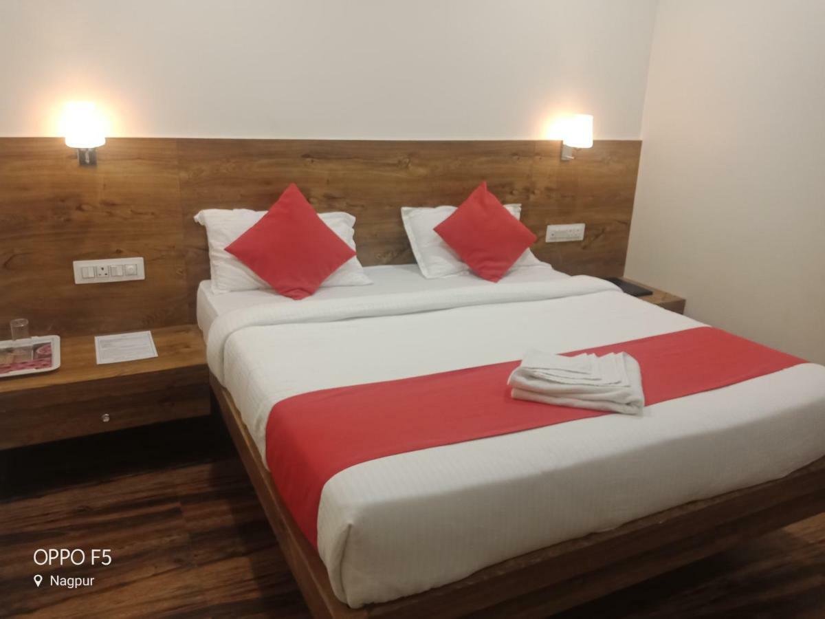 Hotel Star Zest House Nágpur Kültér fotó