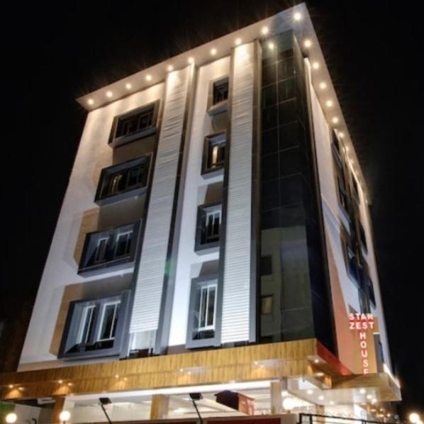 Hotel Star Zest House Nágpur Kültér fotó